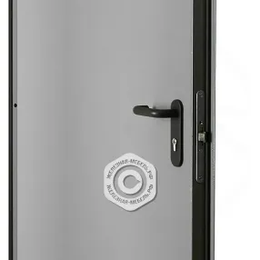 дверь техническая однопольная с вентиляционной решеткой